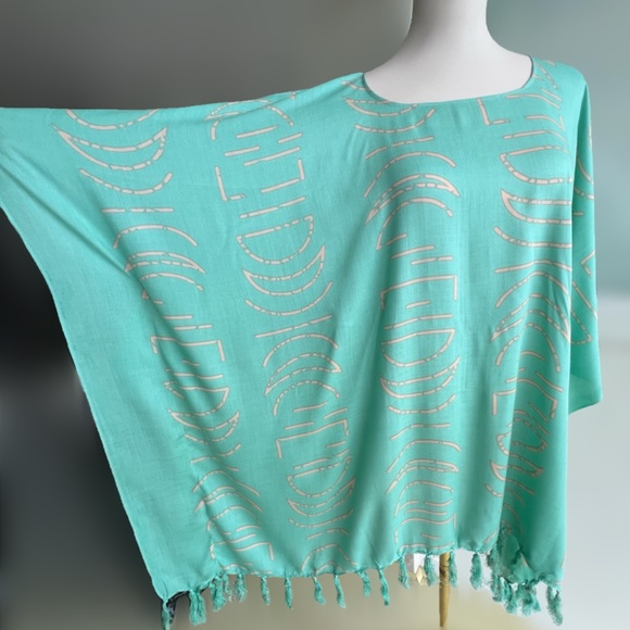 0091/ Seafoam  Green Moon Chase Poncho With Fringes - Picture 3 of 7